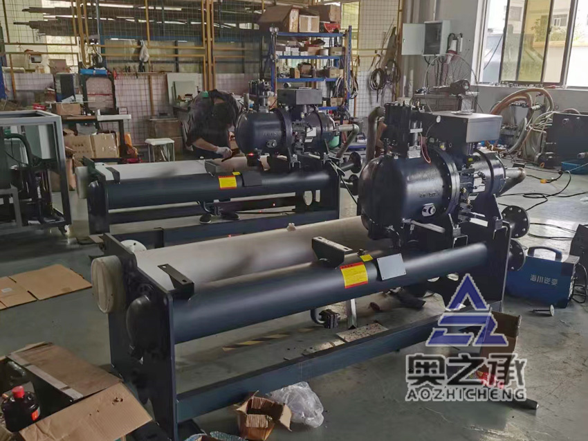 螺桿式冷水機(jī)生產(chǎn)車間一角